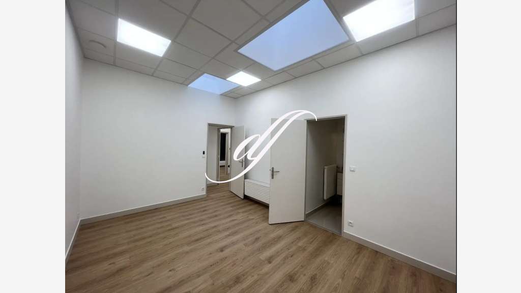 Bureaux 90m² divisibles à vendre à Paris 15e