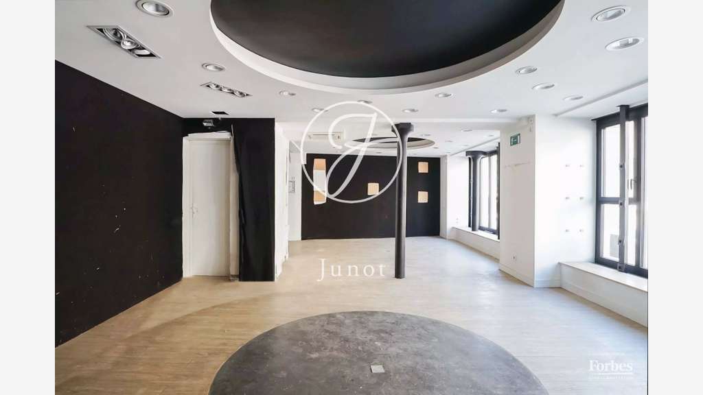 Plateau à vendre 70m² Paris 4e rue de Rivoli