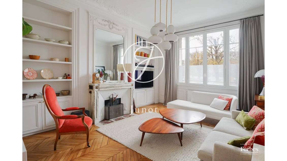 Bureau lisière Paris 5e et 6e St-Michel/Luxembourg