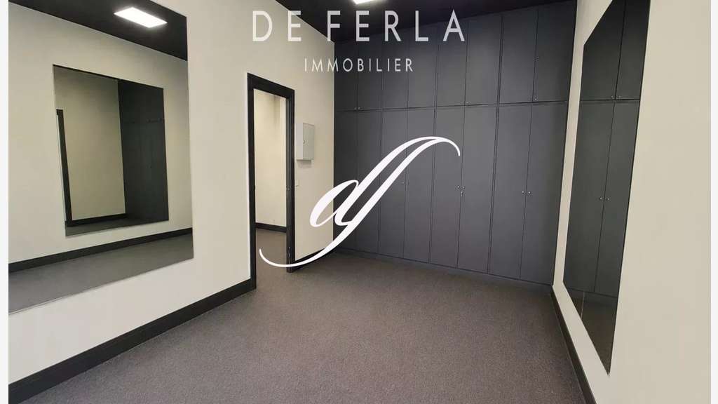 Vente bureau 56m² R+1 à Paris 8e Champs-Élysées
