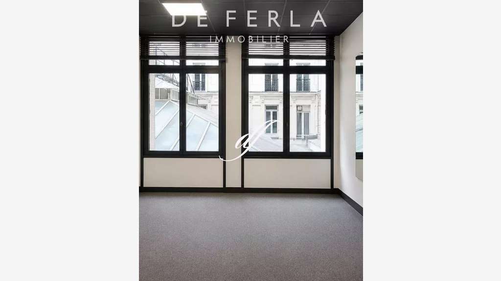 Vente bureau 56m² R+1 à Paris 8e Champs-Élysées