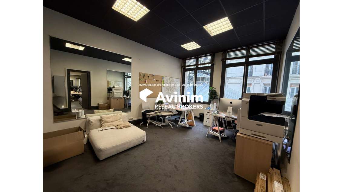 Bureau à vendre – 56 m² – Avenue des Champ
