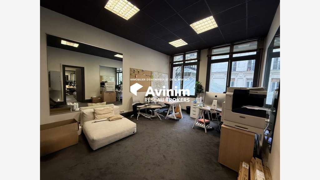 Bureau à vendre de 56m² à Paris 8 Champs-Élysées