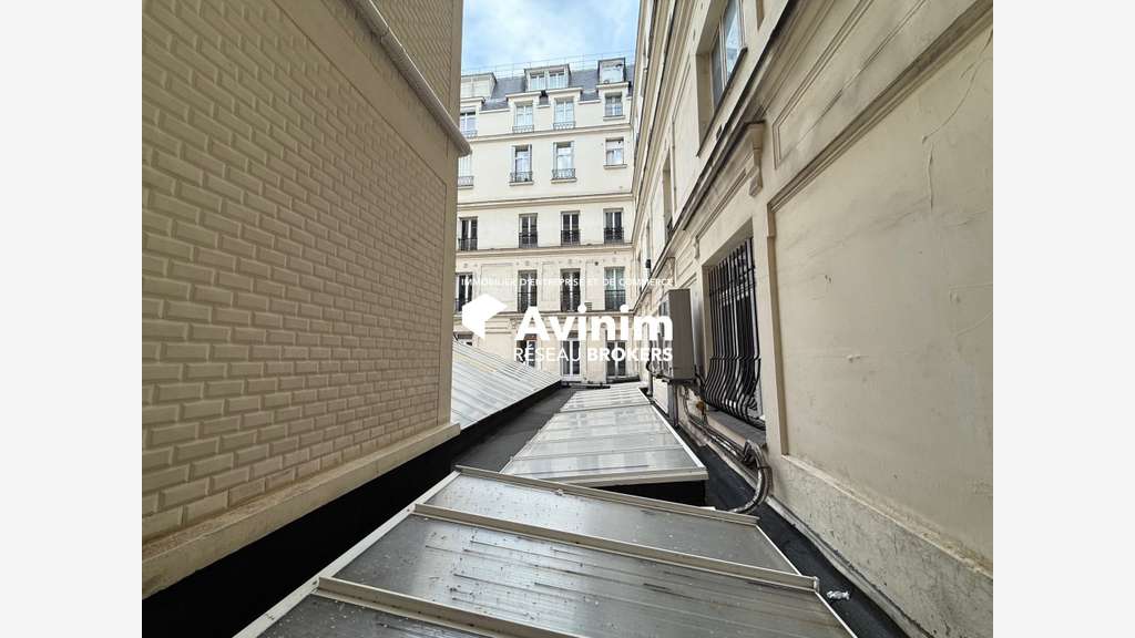Bureau à vendre de 56m² à Paris 8 Champs-Élysées