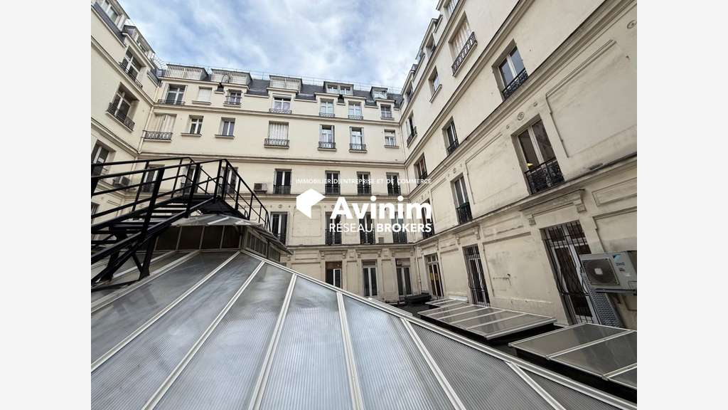 Bureau à vendre de 56m² à Paris 8 Champs-Élysées
