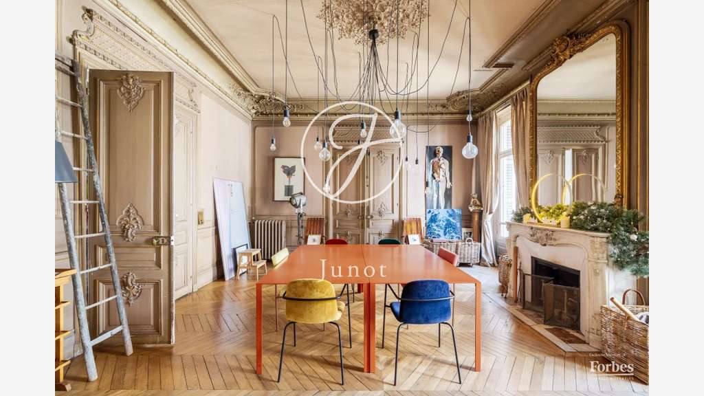Local 239m² Paris 9e Blanche / Rue de Bruxelles  