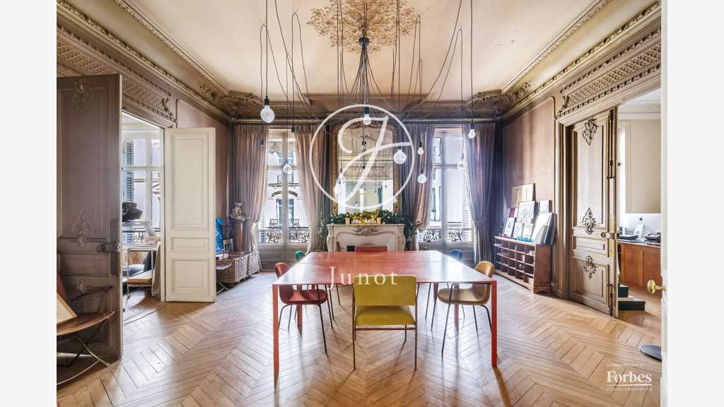 Local 239m² Paris 9e Blanche / Rue de Bruxelles  