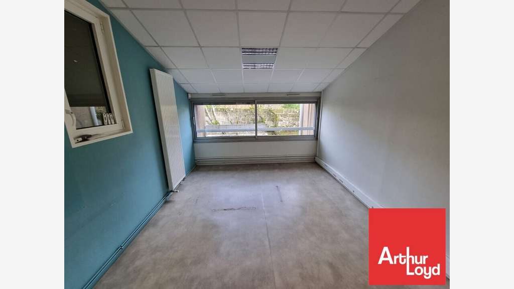 Vente bureaux de 766m² proche centre Parthenay