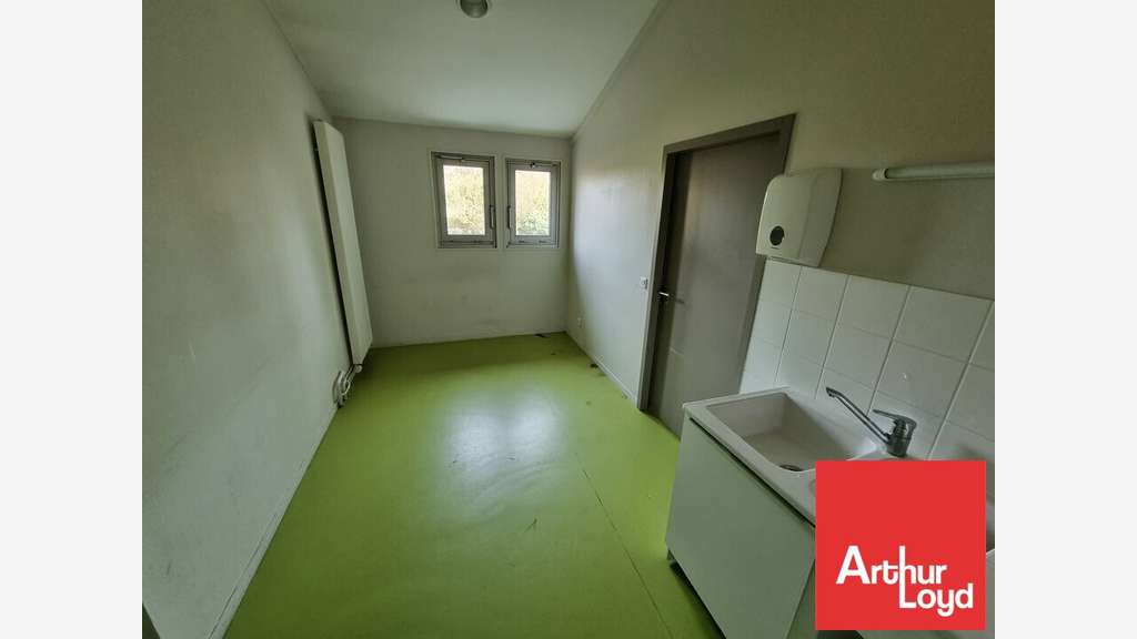 Vente bureaux de 766m² proche centre Parthenay