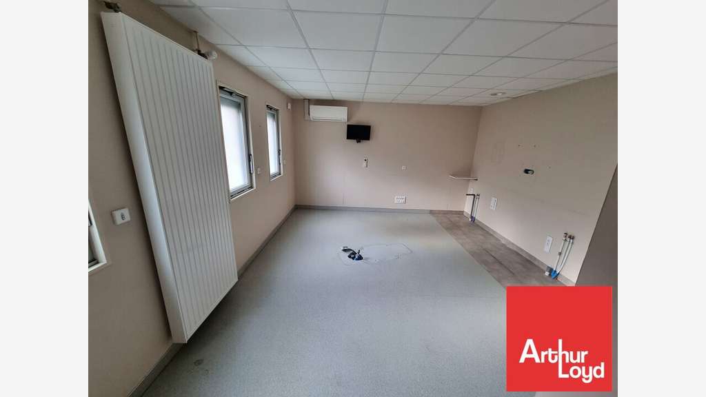 Vente bureaux de 766m² proche centre Parthenay