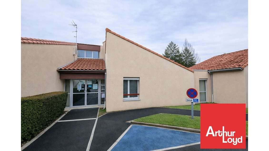 Vente bureaux de 766m² proche centre Parthenay