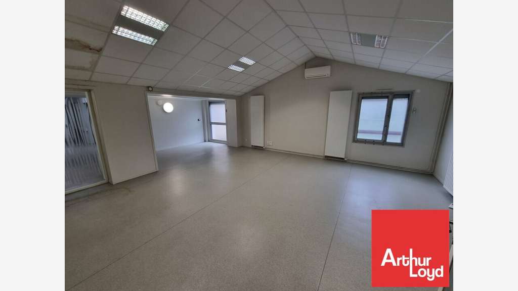 Vente bureaux de 766m² proche centre Parthenay