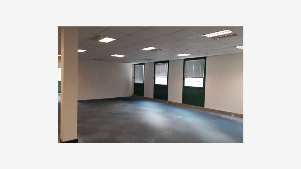 Bureaux partiellement loués