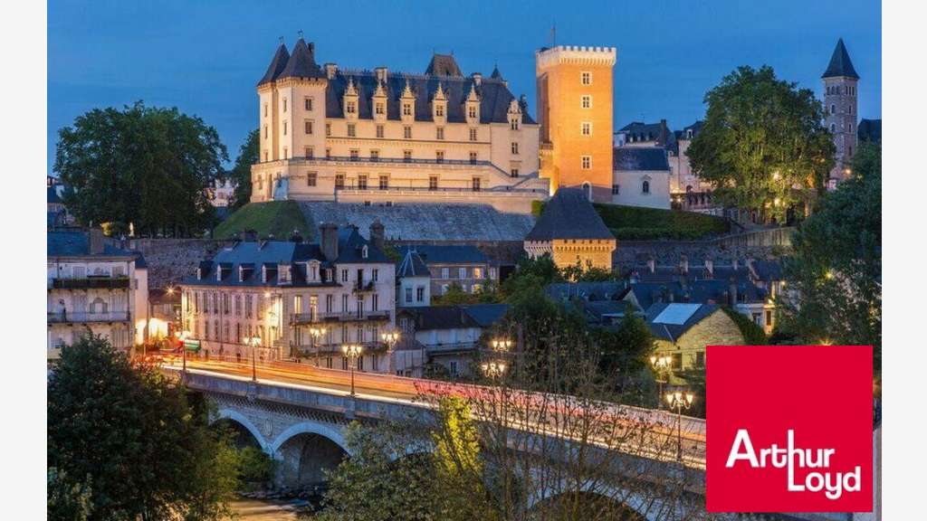 Vente bureaux et entrepôt sur foncier 1247m² à Pau