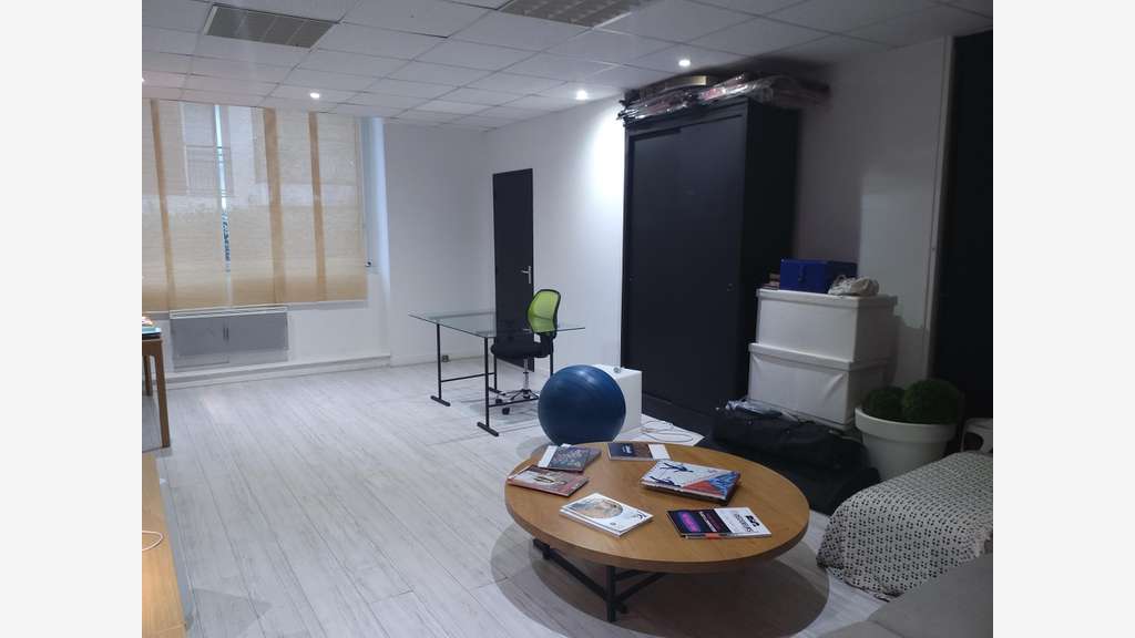 Vente bureaux 150m² sur parcelle 492m² Périgueux