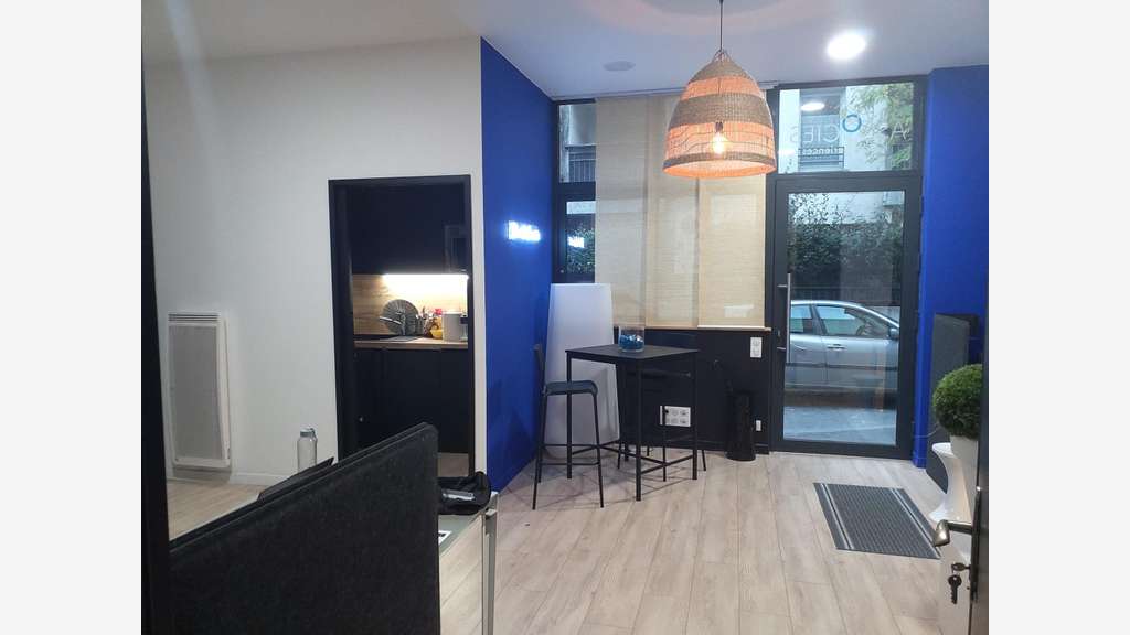 Vente bureaux 150m² sur parcelle 492m² Périgueux