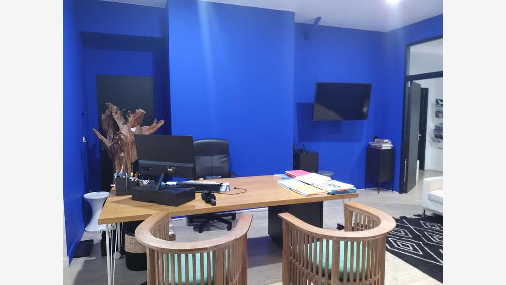 Vente bureaux 150m² sur parcelle 492m² Périgueux