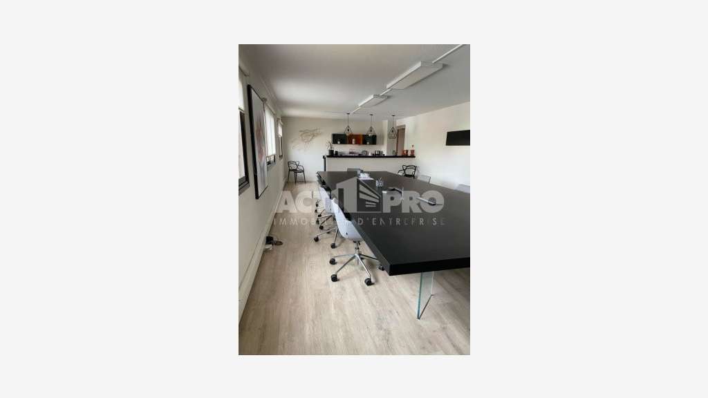 Vente beaux bureaux 860m² à Perpignan