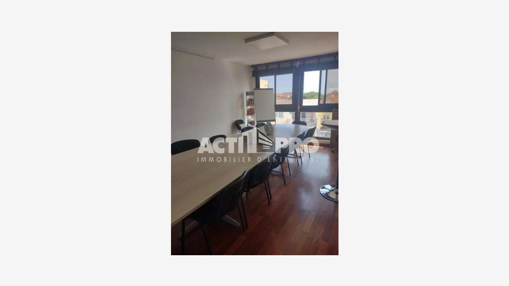 À vendre bureaux 240m² R+4 avec parkings Perpignan