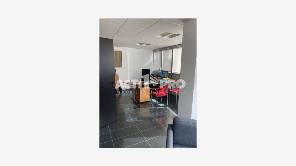 Vente bureaux 256 m² R+3 + 10 places à Perpignan