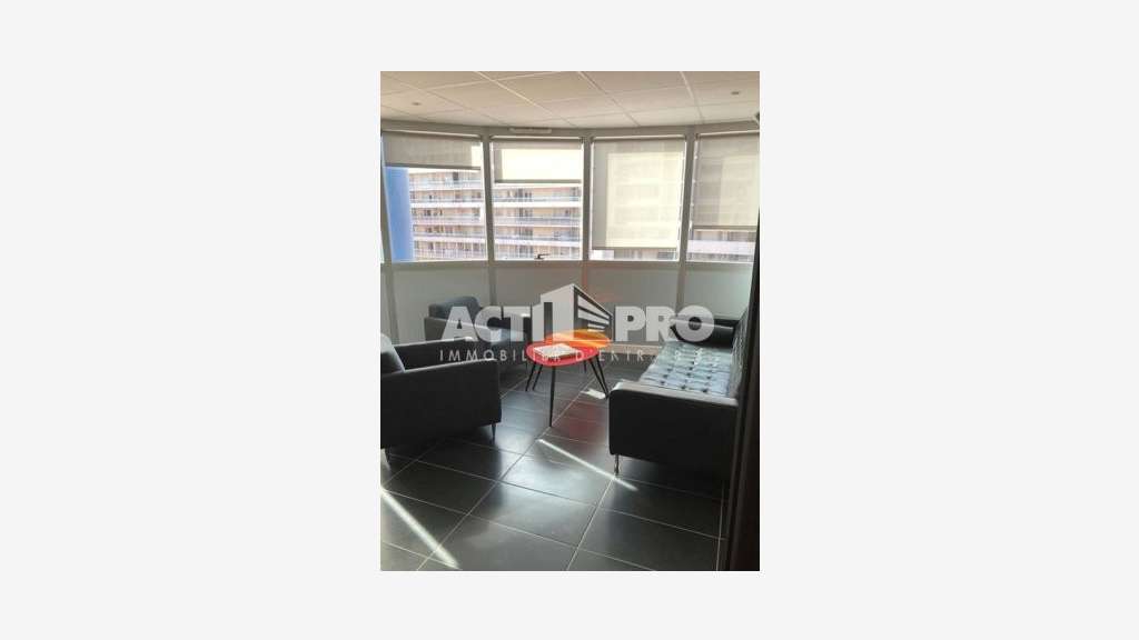 Vente bureaux 256 m² R+3 + 10 places à Perpignan