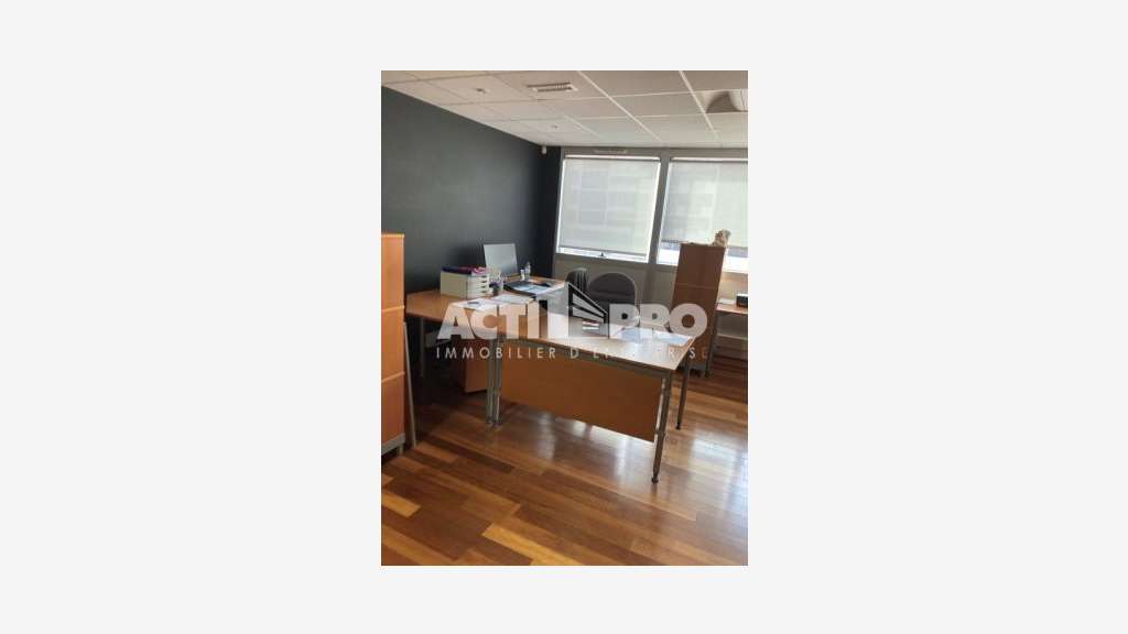 Vente bureaux 256 m² R+3 + 10 places à Perpignan