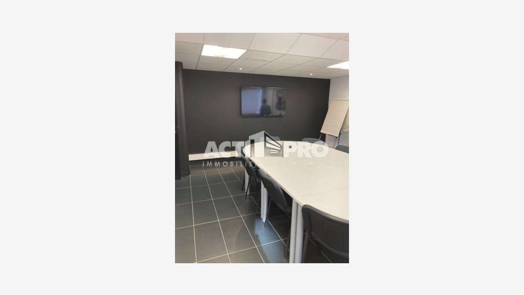 Vente bureaux 256 m² R+3 + 10 places à Perpignan