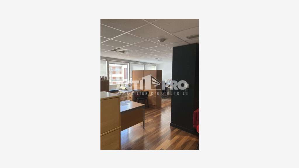 Vente bureaux 256 m² R+3 + 10 places à Perpignan