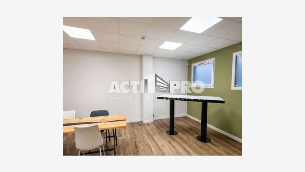 Vente bureaux 256 m² R+3 + 10 places à Perpignan