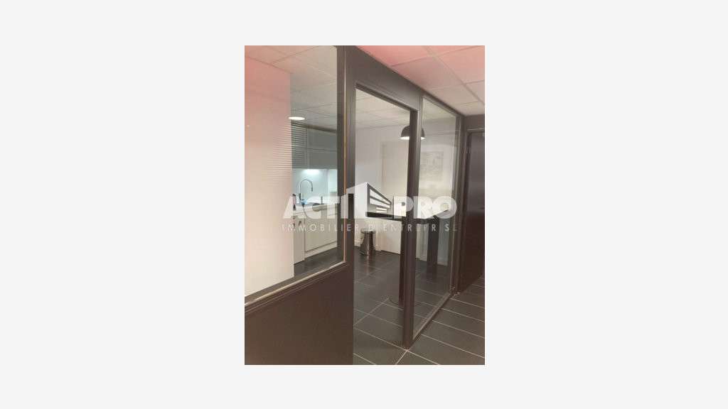 Vente bureaux 256 m² R+3 + 10 places à Perpignan