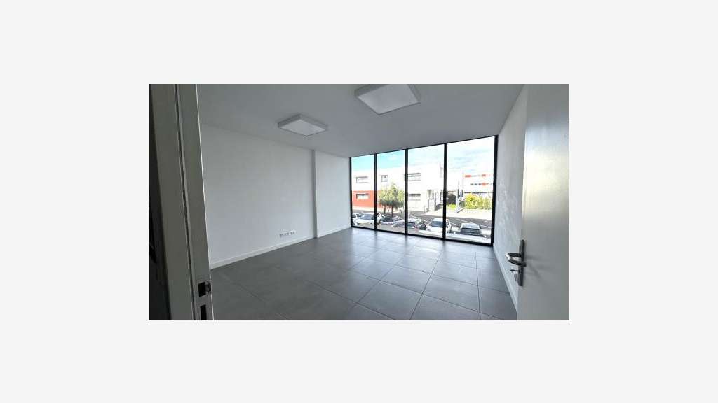 AV bureaux récents 165m² Perpignan Sud Tecnosud 2