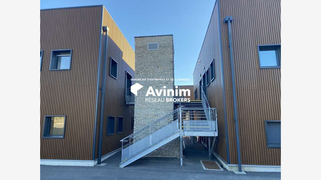 Bureau 600m² à Peyruis à vendre proche A51
