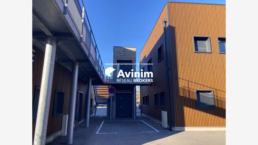 Bureau 600m² à Peyruis à vendre proche A51