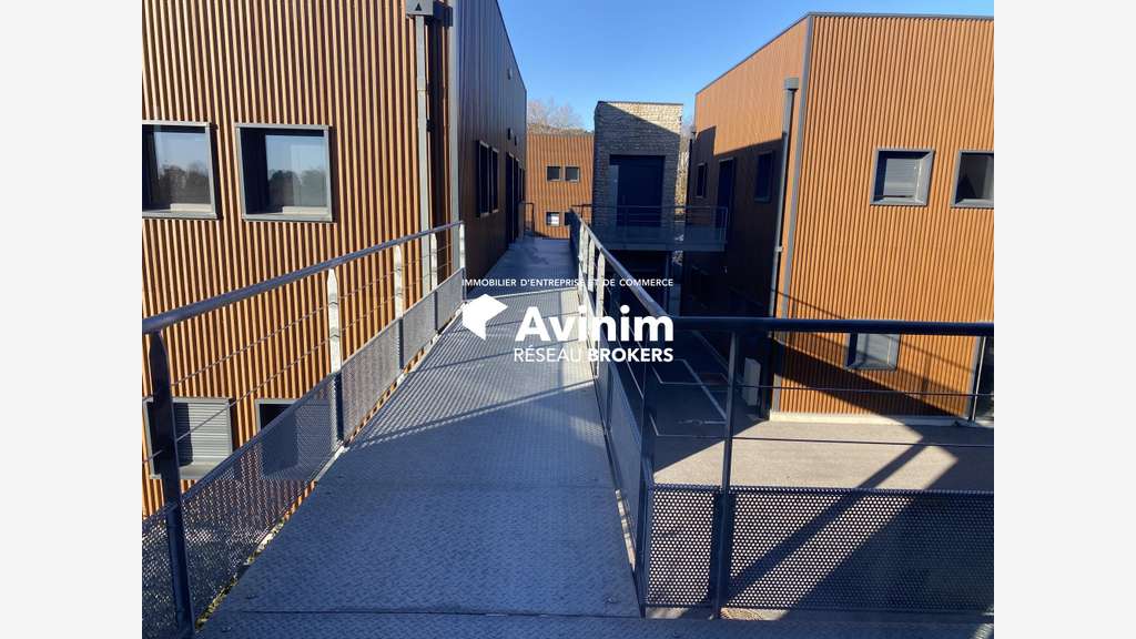 Bureau 600m² à Peyruis à vendre proche A51