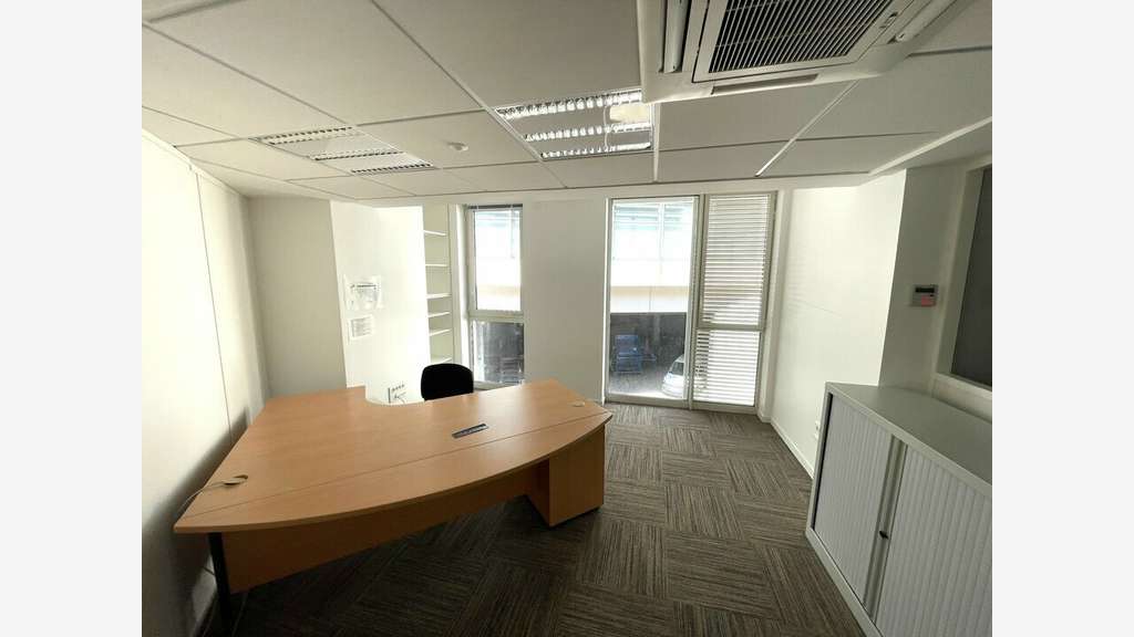 Bureaux 270m² R+2 à vendre hypercentre Poitiers