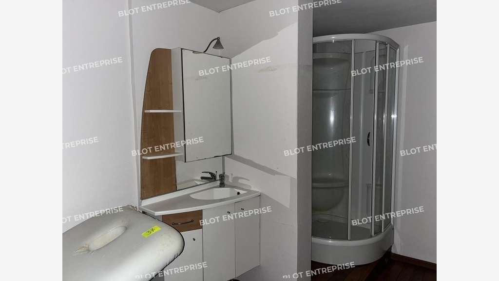 A vendre local commercial bureaux 145m² à Quimper