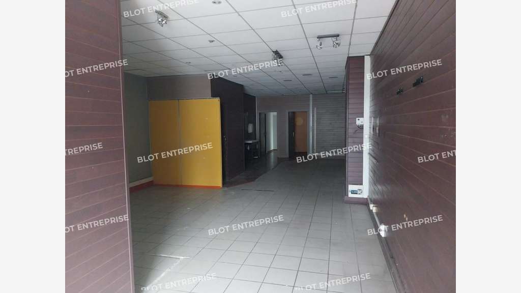 A vendre local commercial bureaux 145m² à Quimper