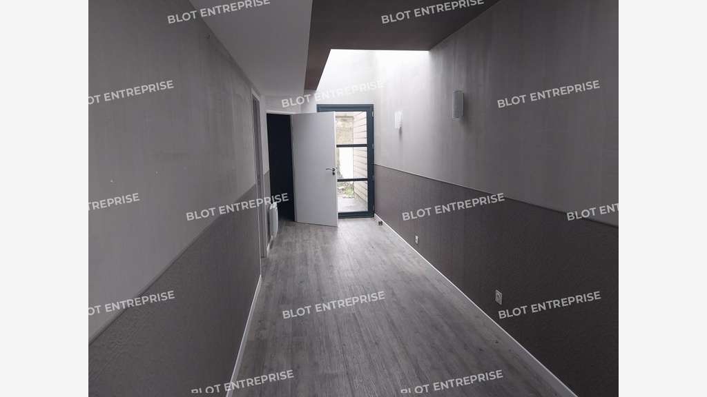 A vendre local commercial bureaux 145m² à Quimper