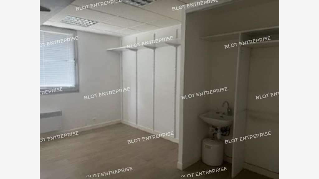 A vendre bureaux 150m² zone Creac'h Gwen à Quimper