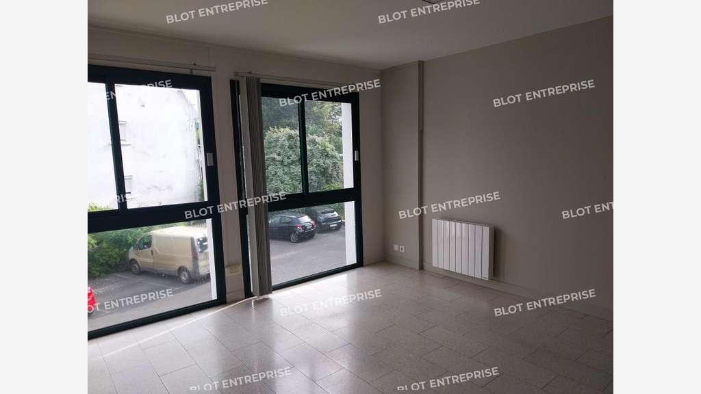 A vendre/ à louer bureaux 198m² à Quimper