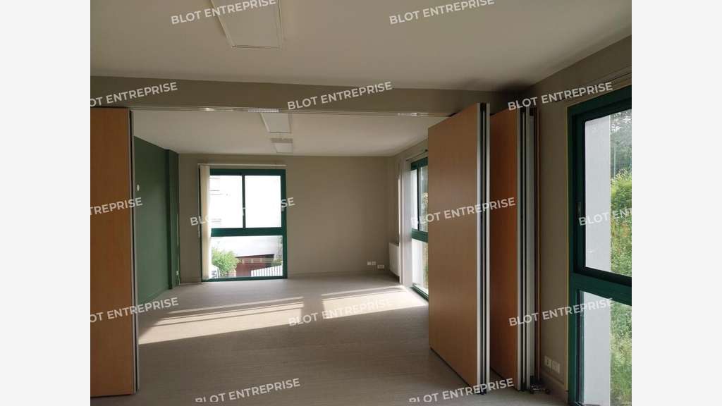 A vendre/ à louer bureaux 198m² à Quimper