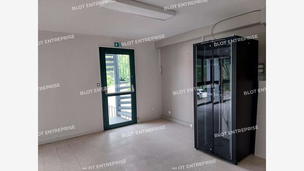 A vendre à louer bureaux 195m² Quimper Ludugris