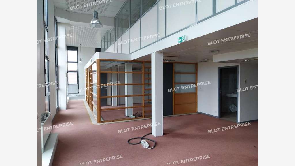 A vendre bureaux 550m² R+2 à Rennes ZI Ouest