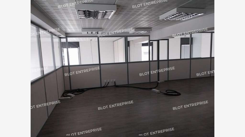 A vendre bureaux 550m² R+2 à Rennes ZI Ouest