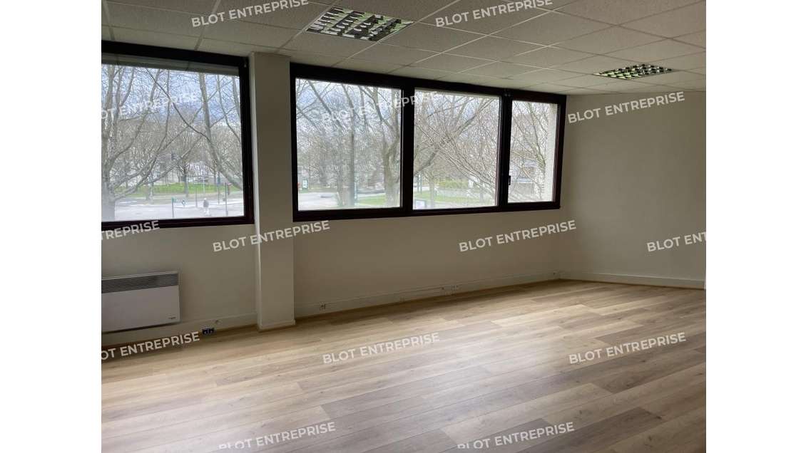 A vendre bureaux modulables 373m² à Rennes