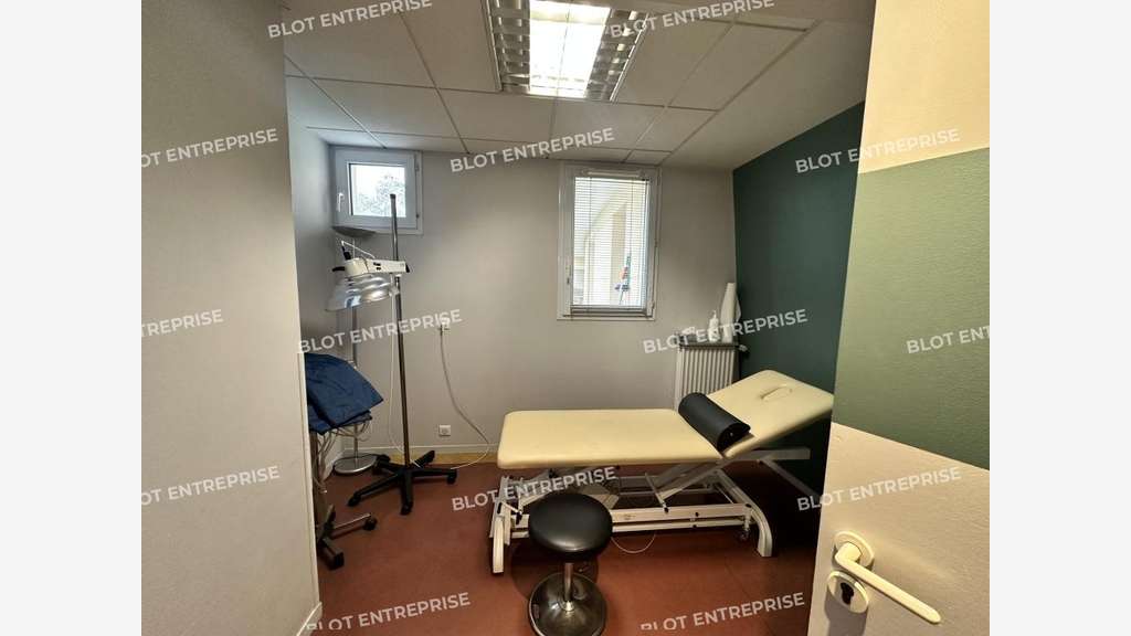 AV bureaux 79m² à centre comm la Poterie Rennes  