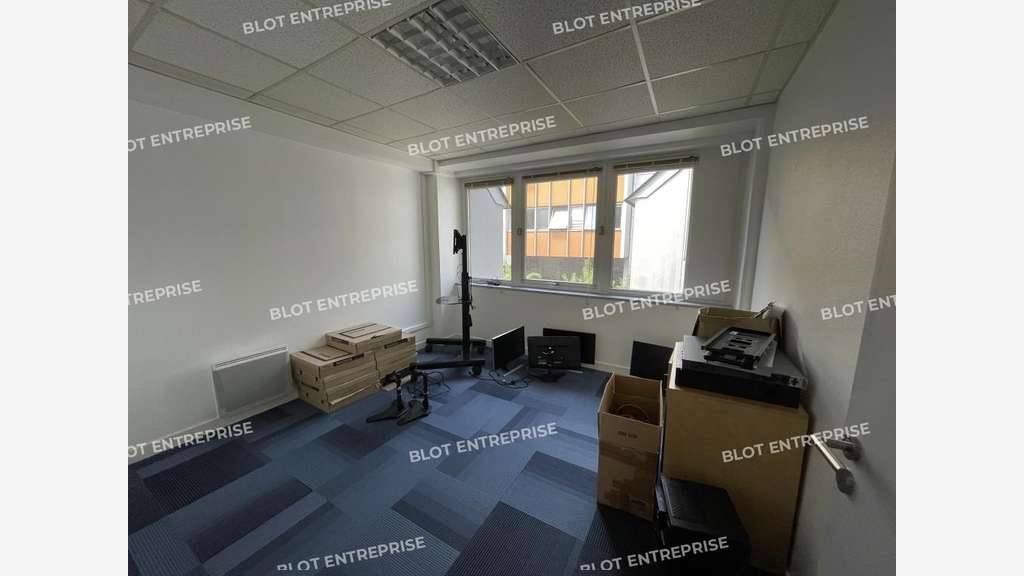 À VENDRE / À LOUER - BUREAUX - RENNES - 290 m²