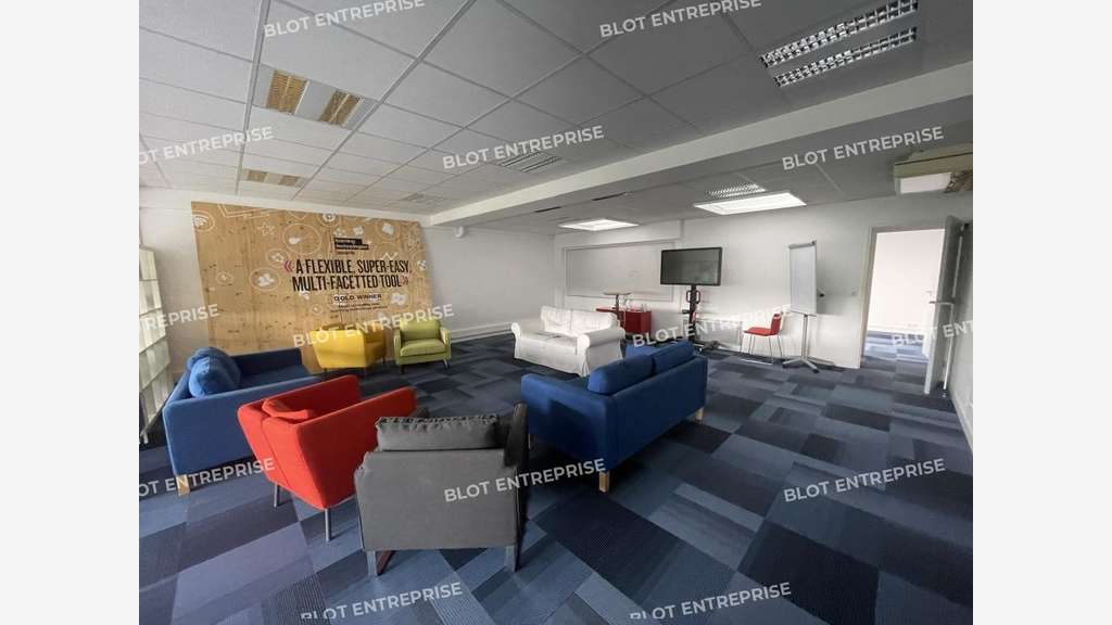 À VENDRE / À LOUER - BUREAUX - RENNES - 290 m²