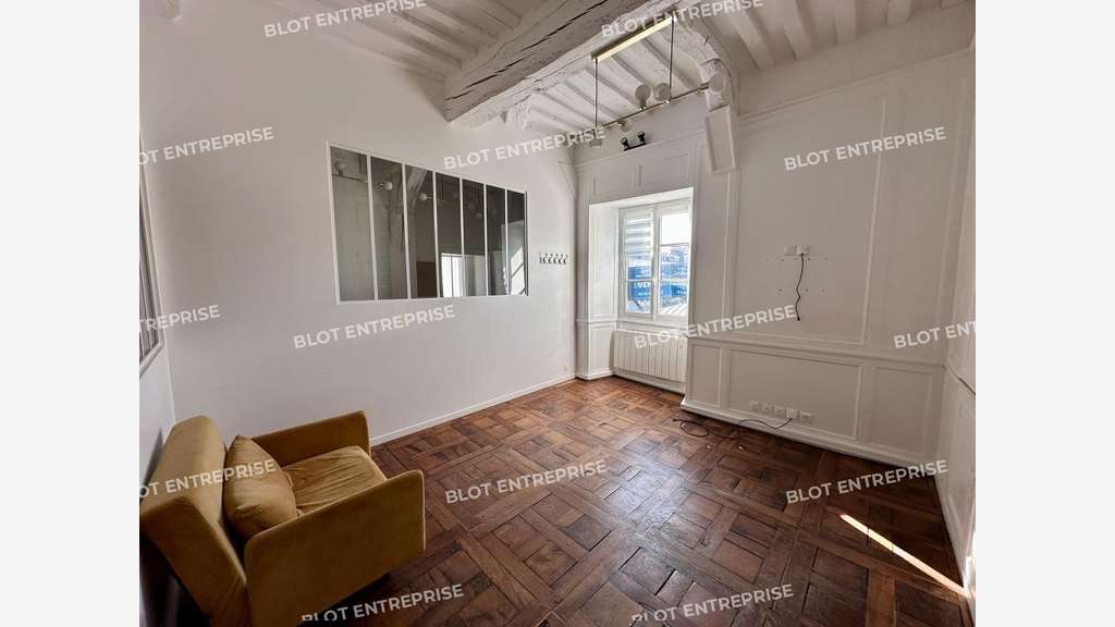 A VENDRE BUREAUX 111 m² CENTRE VILLE RENNES