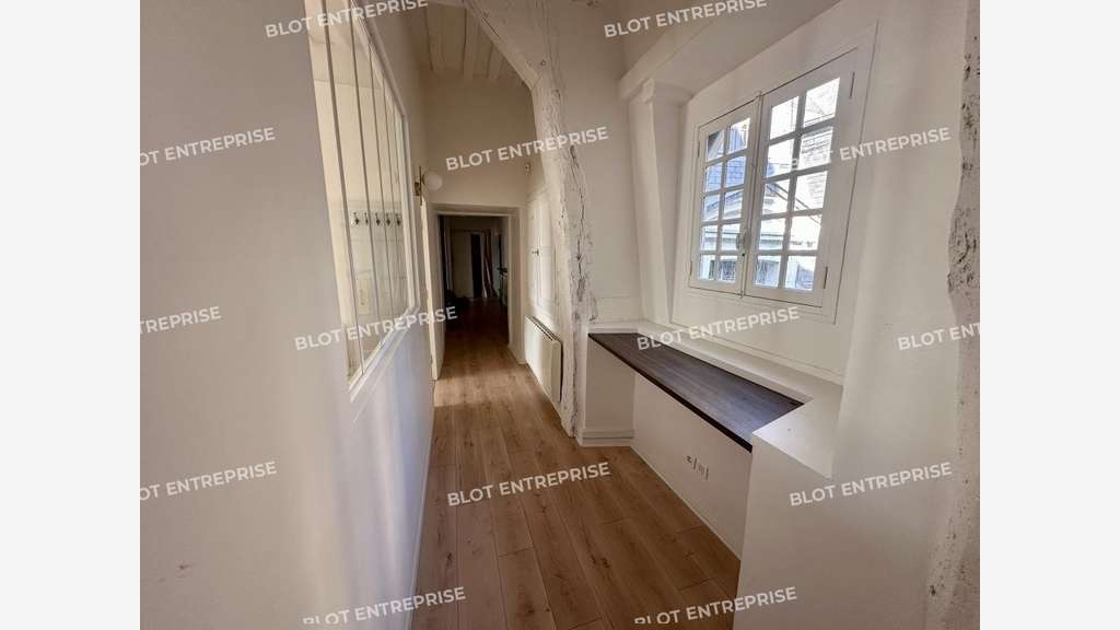 A VENDRE BUREAUX 111 m² CENTRE VILLE RENNES